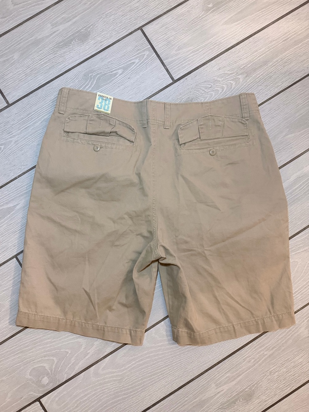 Old navy Men's Khaki Casual Shorts - size 38